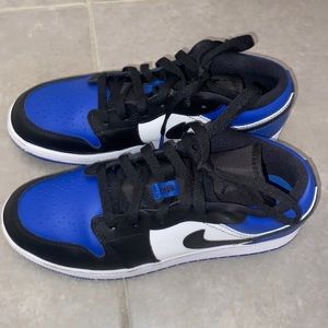 Blue & black Nike low dunks